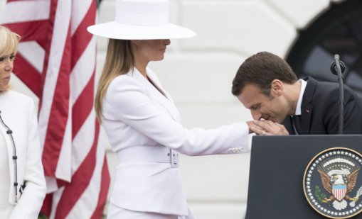 В Испания целуването на ръка без разрешение е сексуално посегателство 