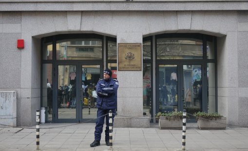 Етична комисия се самосезира за пътуванията на Русинова и Пепи Еврото