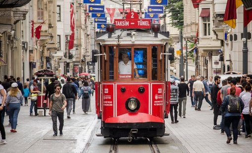 Стреляха по двама румънци в Истанбул 