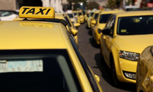 Гръцки таксиджия е арестуван, защото поискал двойна цена от туристи