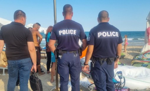 Водолази търсят колана, заради който загина детето в Несебър