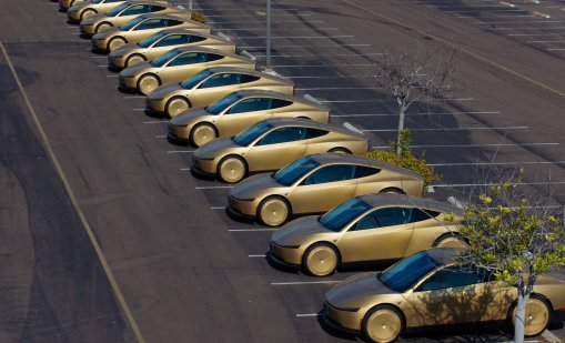 Франция тества системата за самоуправление на Tesla 