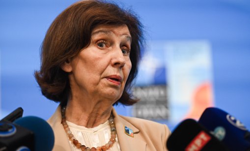 От срещата на НАТО Силяновска призова за деблокиране разширяването на ЕС