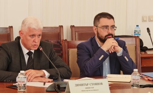 Остър спор в парламента: Стоянов прати Мирчев "да нарами пушката и да заминава"