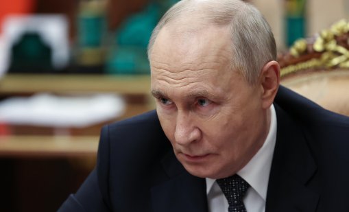 Путин инспектира лииниите за производство на руския самолет МС-21