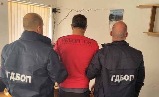 Трима души са задържани при акция на ГДБОП за източване на средства в Якоруда