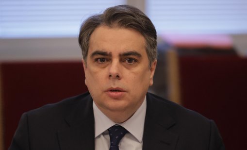 Асен Василев: Оставка веднага, Борисов да не чака Нова година