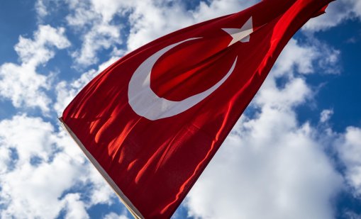 Четири са вече жертвите на хранително отравяне в хотел в Истанбул