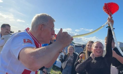 Най-горещият инфлуенсър в Германия обича рейв и бира и е на... 88 години ВИДЕО