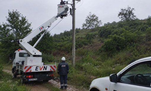 Бурята остави без ток приморското село Писменово