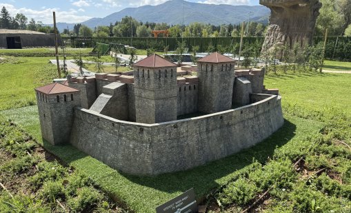 След ремонт за &euro;1 милион на "Баба Вида": Пукнатини, липса на пейки, кошчета