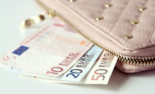 Прогноза: България изпреварва Гърция по доходи до 2030 година