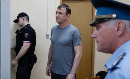 Руски военен съд осъди на 5 г. затвор пенсиониран генерал от фронта в Украйна