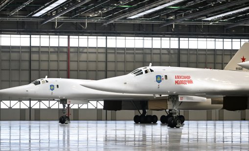 Русия продължава модернизацията на стратегическите бомбардировачи Ту-160М