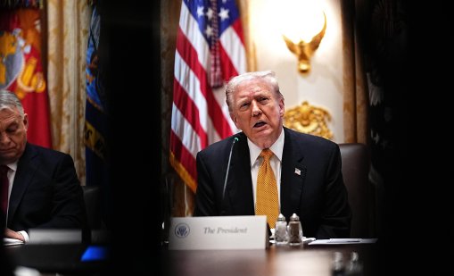 Тръмп празнува докато милиони американци гладуват 