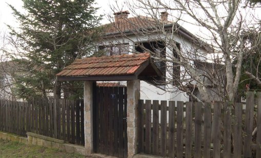 Полицейска акция в къщата на Калушев в с. Българи, следи от Деян Илиев ли търсят?