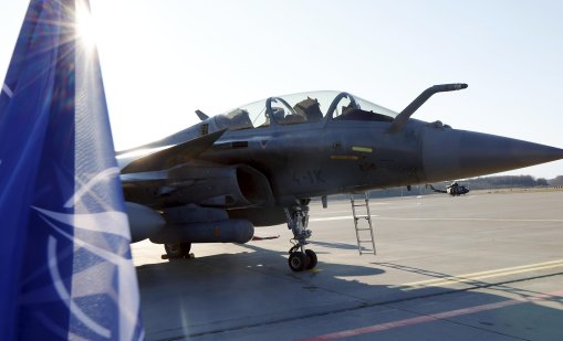 Френски изтребители Rafale прехванаха руски Су-30СМ