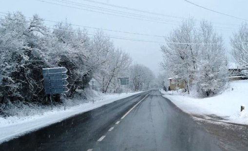 АПИ: На места дъждът ще преминава в сняг, тръгвайте на път със зимни гуми