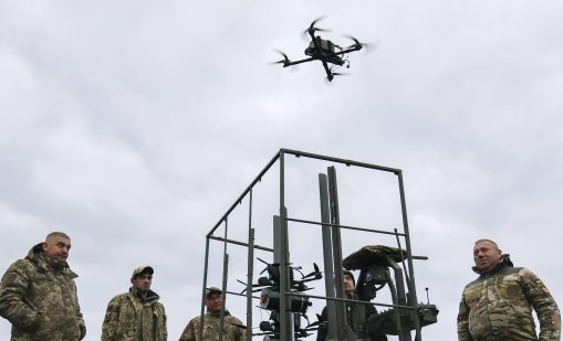 Великобритания обяви най-големия пакет дронове за Украйна