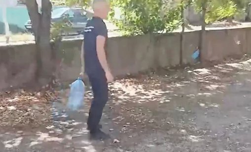 Туби, щайги: Как българите си запазват паркоместа? 