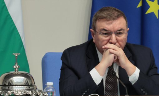 Заседанието на парламента бе подновено и веднага след това закрито