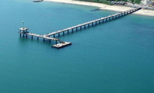 Морето изхвърли труп на жена край моста в Бургас
