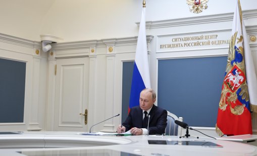 Натискът действа върху Русия