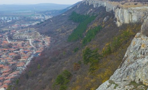Млад мъж загина на място след падане от крепостта "Овеч"