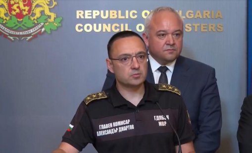 Джартов: Пожарът в завода е овладян, отпадъкът ще бъде изнесен