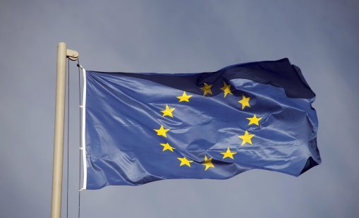 Исландия с малка преднина за възобновяване на преговорите за членство в ЕС