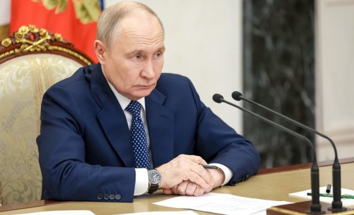 US журналист поиска от Путин руско гражданство