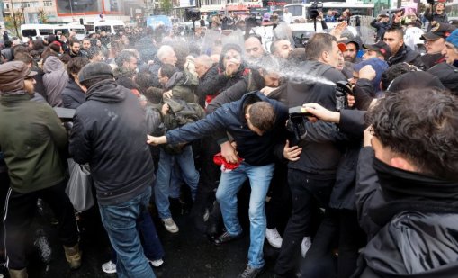Сълзотворен газ и арести на първомайските протести в Истанбул