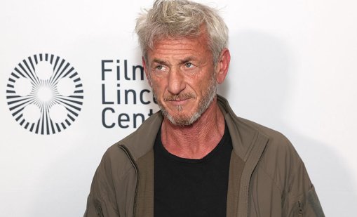 Скандално: Шон Пен си запали цигара по време на "Златен глобус"