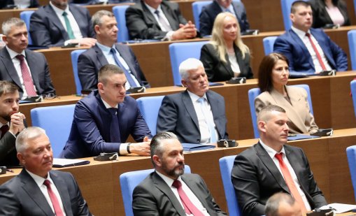 И на второ четене: НС оряза правата на особения управител на "Лукойл" 