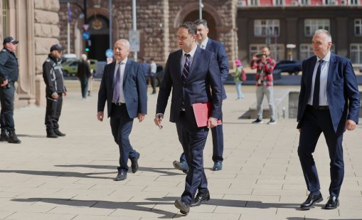 В кадър: ПБ се явиха без Радев при Йотова, обещаха да са експедитивни