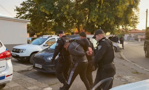 Разкриха мобилна лаборатория за амфетамини при акция в Бургас