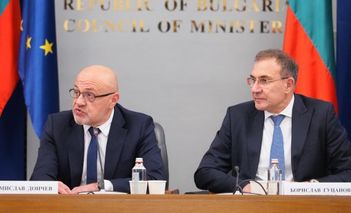 Тристранката не постигна съгласие държавата да поеме осигуровките на жените по майчинство 