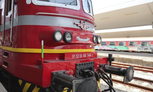 Пътнически влак дерайлира между Дъбово и Радунци, няма пострадали