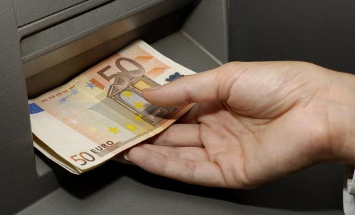 Сбогом, лев! От днес банкоматите пускат вече само евро