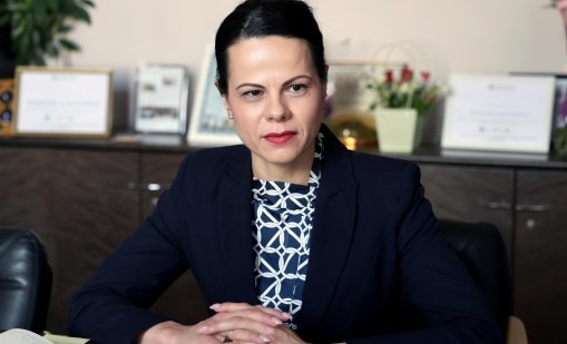 Ивкова извади заплатите на шефове на държавни болници, взимат повече от президента и премиера