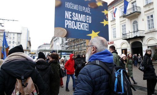 74% от работещите хървати очакват коледен бонус, средно 464 евро