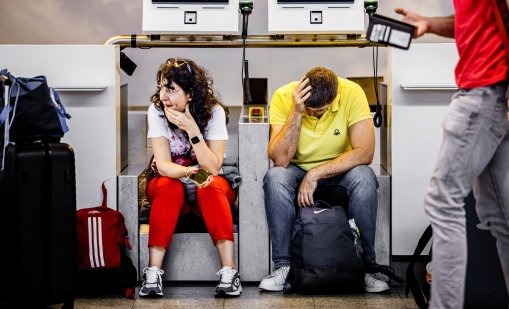 Дронове над Айндховен затвориха летището в града 