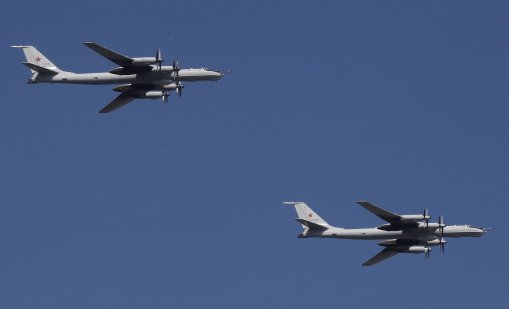 Руски бомбардировачи Ту-95 летяха над Норвежко и Баренцово море