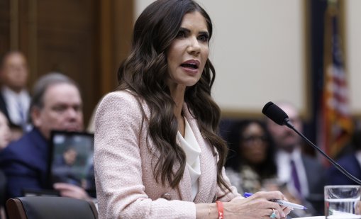 Тръмп уволни министърката на вътрешната сигурност Кристи Ноем