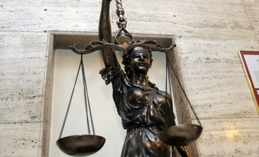 Българка, осъдена на Острова за измама с помощи, отново е на... помощи