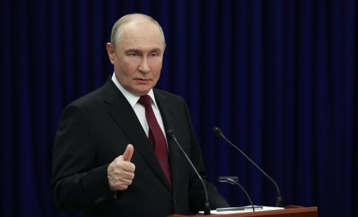Путин: Русия побеждава на бойното поле и няма да преговаря с &ldquo;терористи&ldquo;