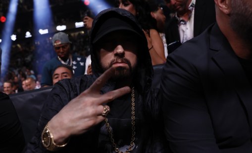 Еминем празнува 18 г. трезвеност, спомня си за свръхдозата