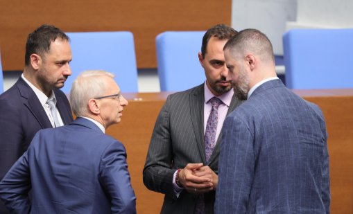 Отхвърлиха майките да получават 100% обезщетение, ако се върнат по-рано на работа