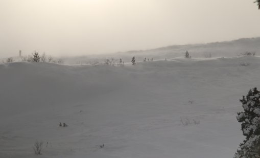 В планините е облачно и ветровито, има лавинна опасност