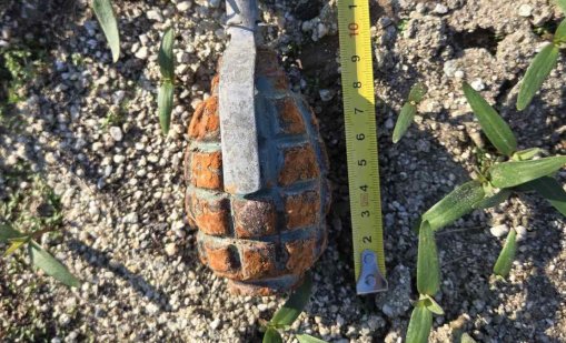 Деца са намерили корозирала граната в село Батово, играли си с нея